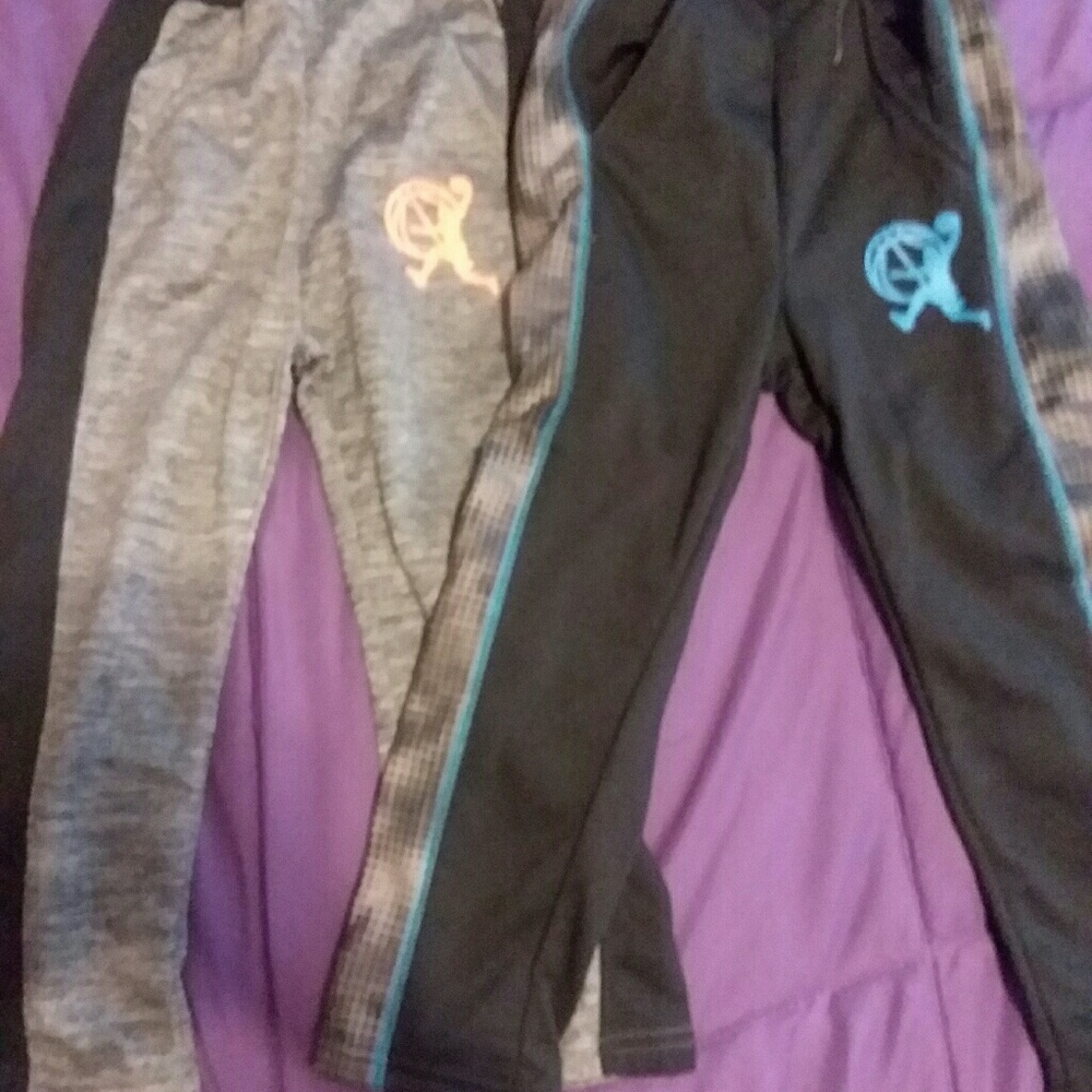 2 pr boys pants 6/7🌈